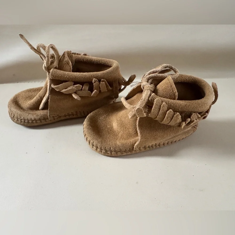 Minnetonka Boho Fringe Moccasin Boots Toddler Western Handmade Leather Size 5